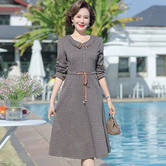 Western Style Elegant Attire for Middle-aged Women