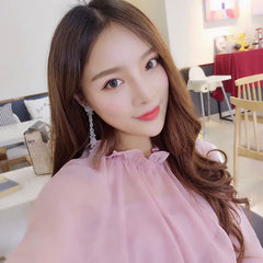 African Black Woman's Long Wavy Middle Part Wig